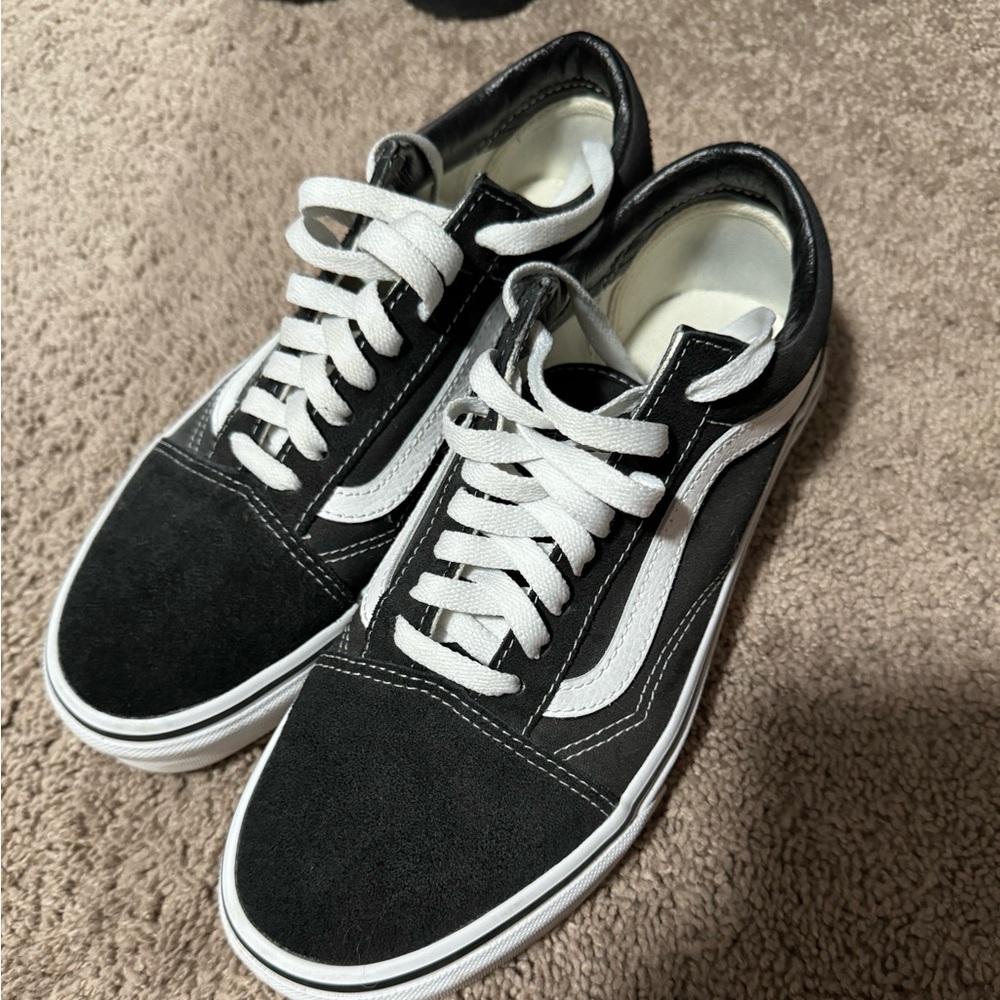 Vans old skool women’s 8.5